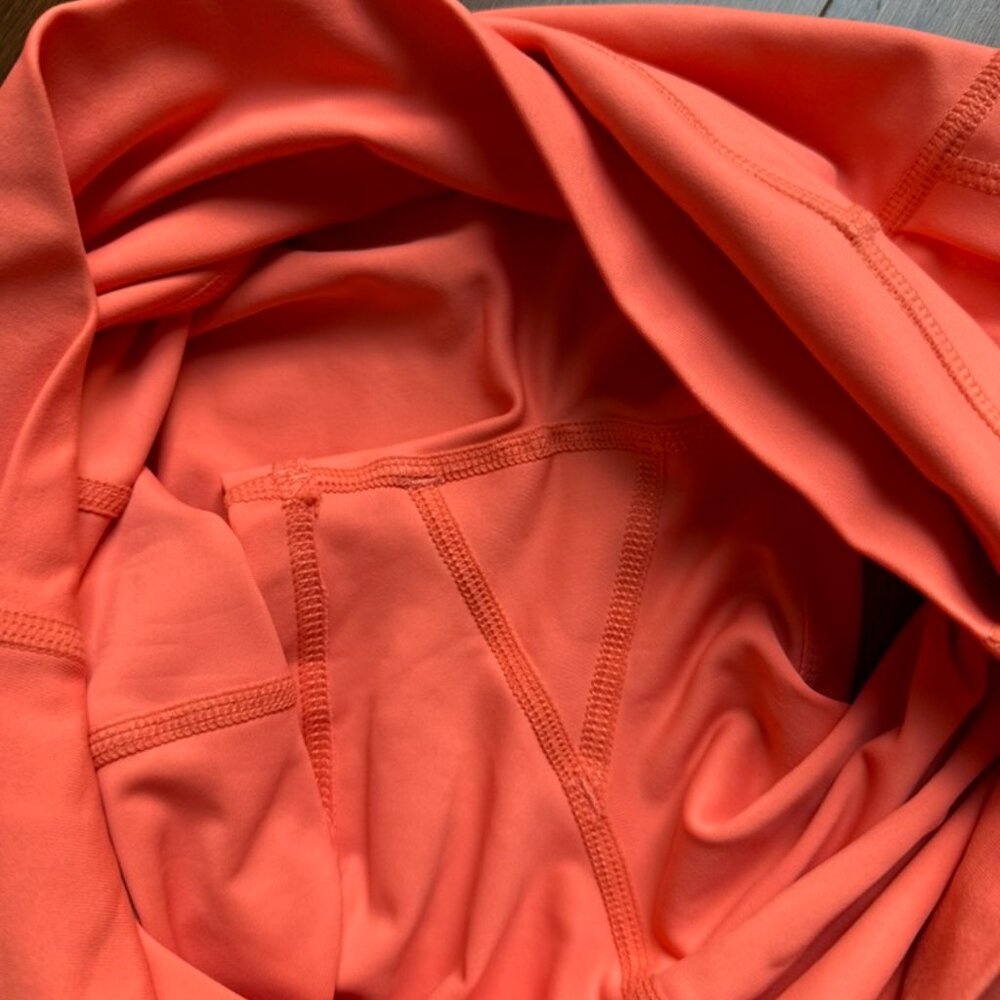 Wild South Coral workout shorts with pockets - Picture 3 of 7